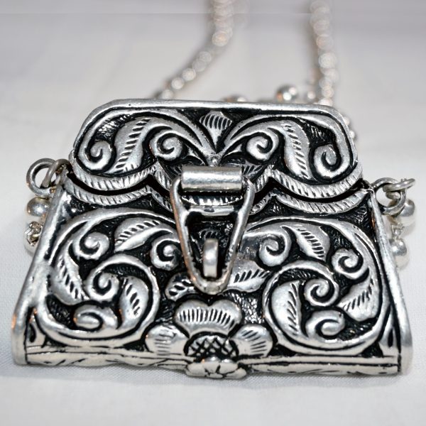 long necklace