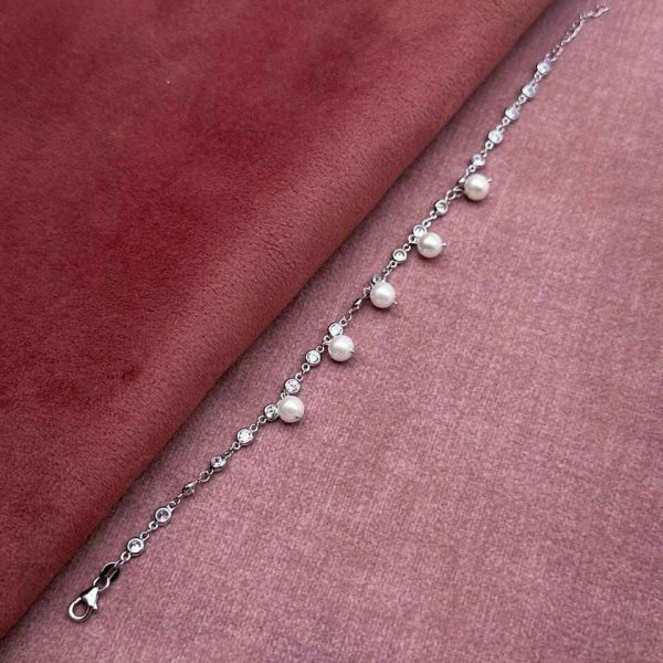 pearl bracelet