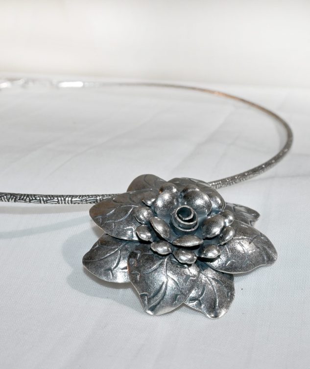 hasli necklace, silver flower choker necklace, flower necklace, handcrafted necklace, hallmarked silver necklace, silver choker