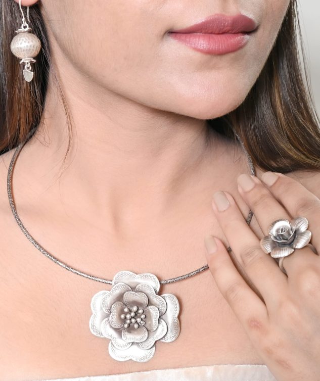 silver flower choker necklace, flower necklace, handcrafted necklace, hallmarked silver necklace, silver choker
